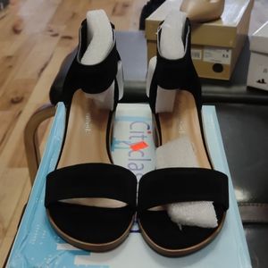City Classified Briefly sandals